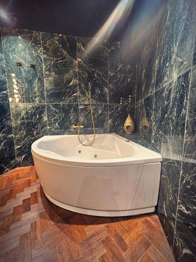 Booza 69 Luxury Rooms Split Bagian luar foto
